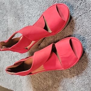 Clarks Artisan women mule sandals size 11, red